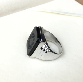Мужское серебряное кольцо с черным ониксом